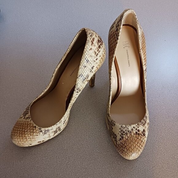 INC International Concepts Snakeskin Embossed Leather Pumps - Picture 2 of 8